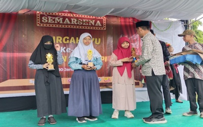 MTSN 3 LOMBOK BARAT MENGUKIR SEJARAH GEMILANG DENGAN MEMBOYONG 2 PIALA DI AWAL TAHUN 2025